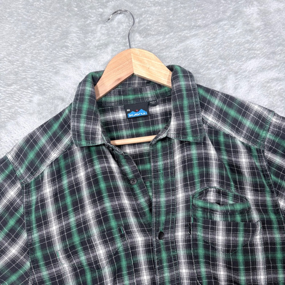 Kavu Plaid Button Down Shirt Mens Medium Green Black Long Sleeve Cotton Pocket